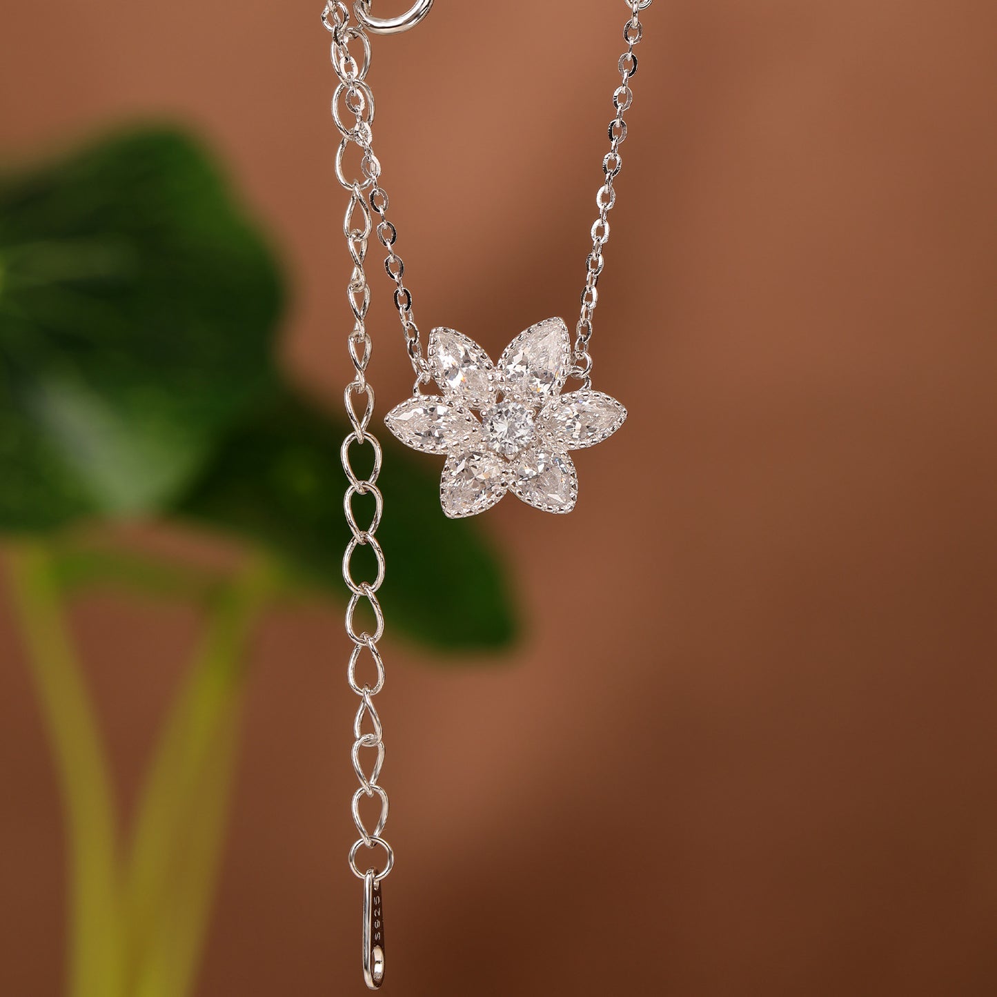 Alina Flower Pendant Necklace