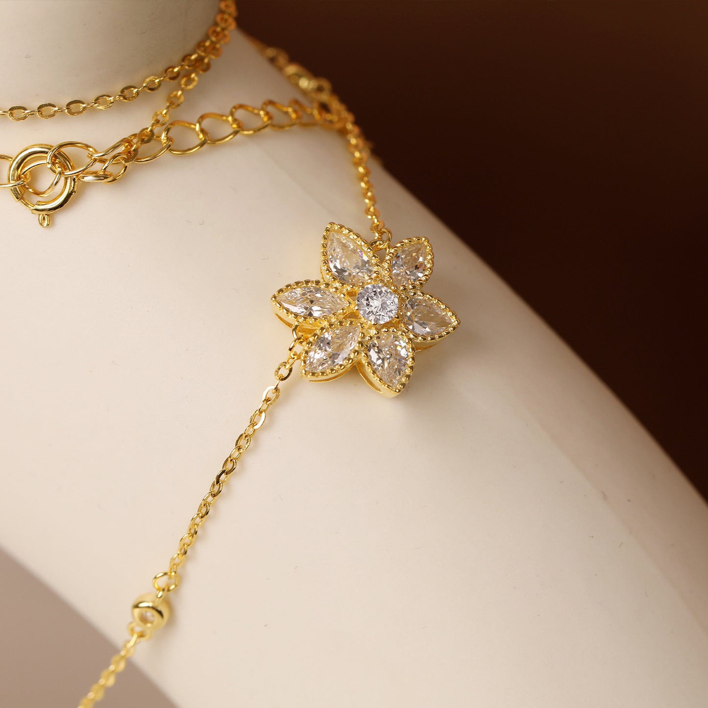 Alina Flower Pendant Necklace